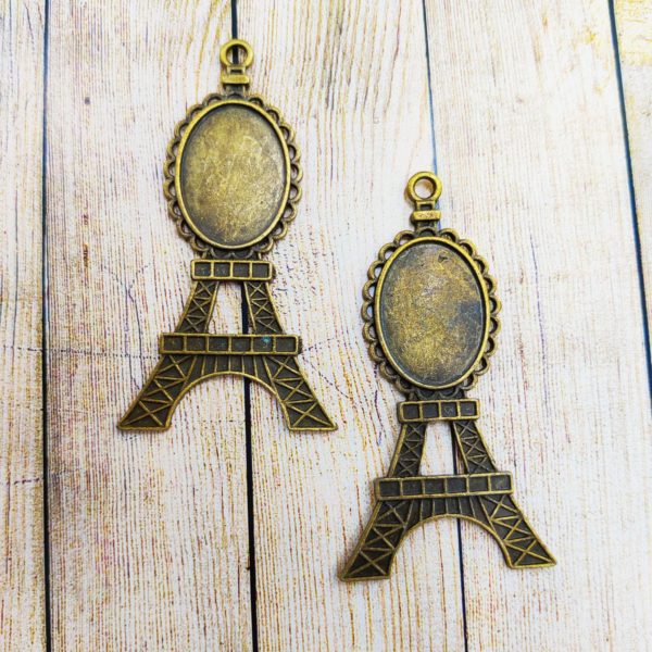 eiffel tower resin product